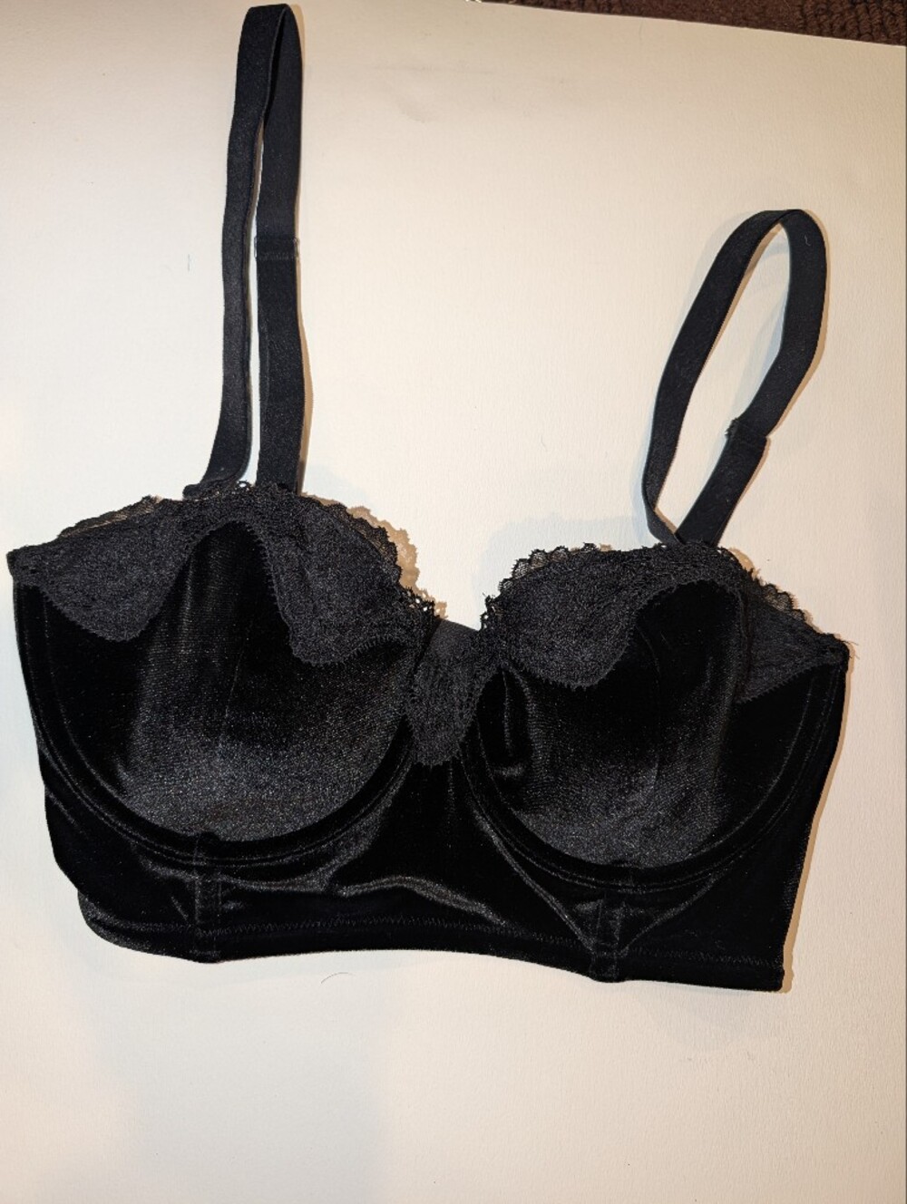 VS Dream Angels Black Velvet Lace Underwire Bra